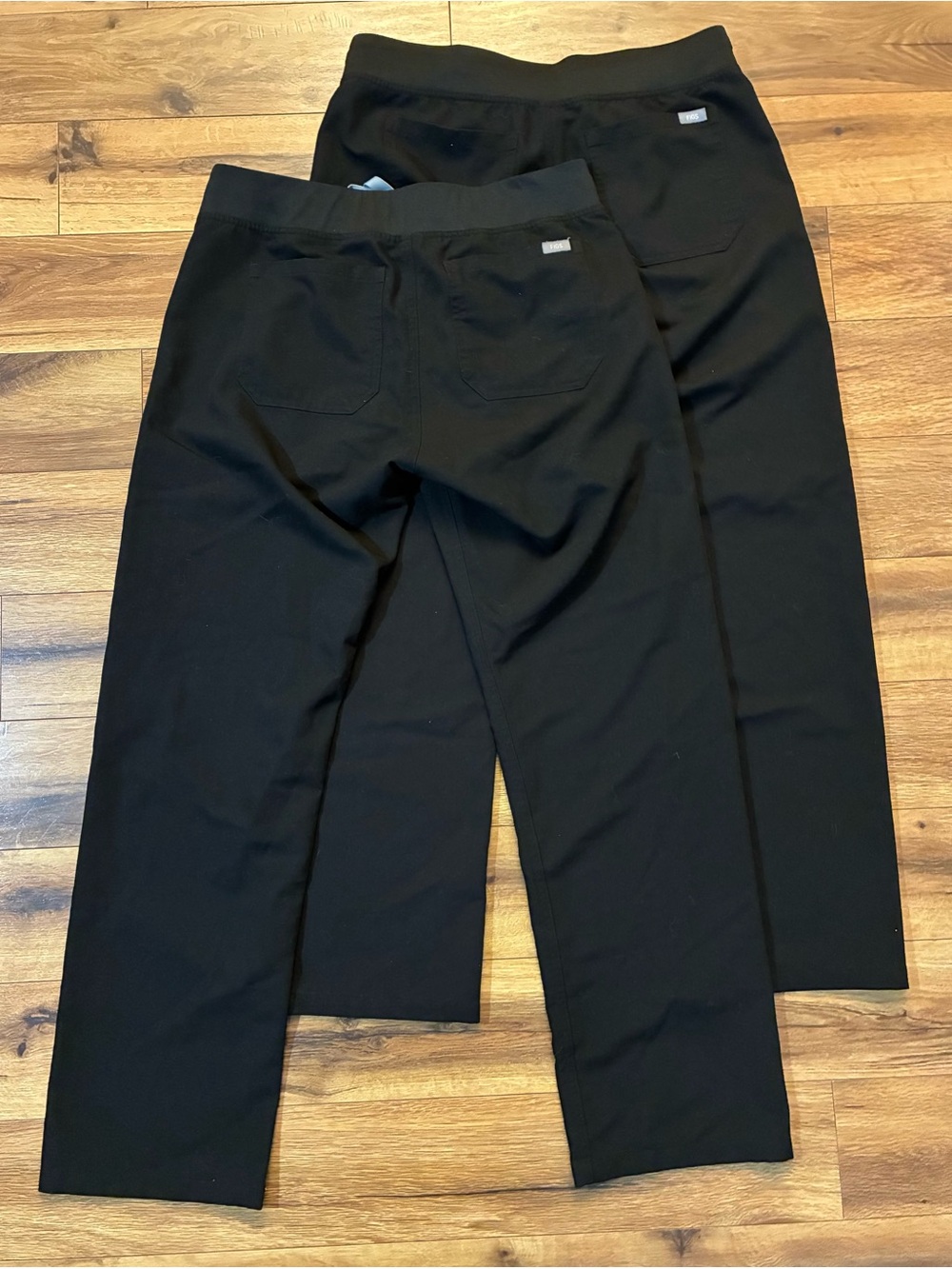 Figs Women’s Medium Black Scrubs Medical Pants Lot Of 2 - Picture 10 of 10